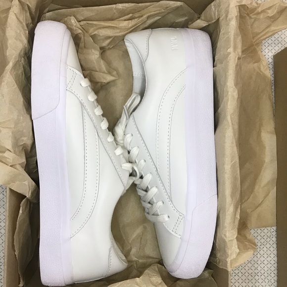 Shoes - Picture 3 of 4